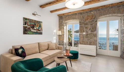 One-Bedroom Apartment with Terrace and Sea View