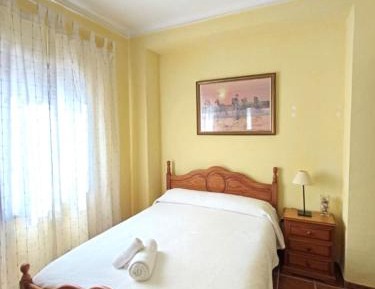 Single Room with Shared Bathroom