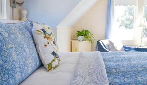 John Barry Room - Queen Room with Ocean Views