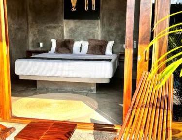 Deluxe King Suite