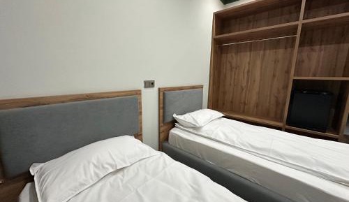 Twin Room with Shower