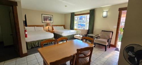 Deluxe Family Room