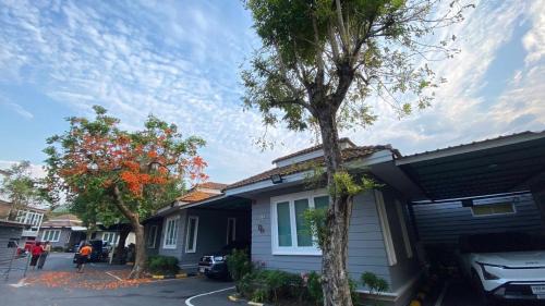 Superior Bungalow