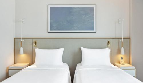 Deluxe Twin Room with Balcony