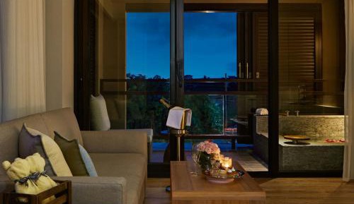 Honeymoon Suite, 1 Bedroom Studio Suite, 1 King, Corner room