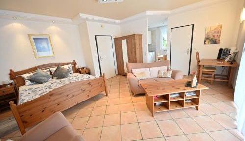 One-Bedroom Apartment with View