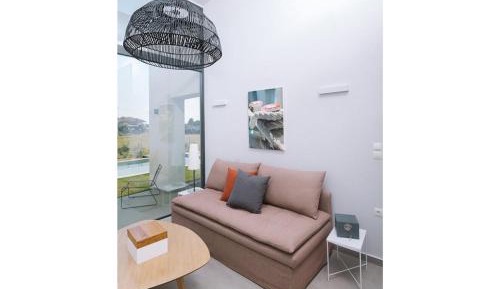 Theodores - One Bedroom Villa with shared pool