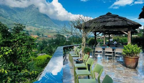 Double Room with Mountain View