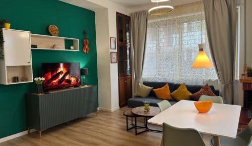 Deluxe One-Bedroom Apartment with Garden View