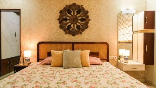 Deluxe Double Room (2 Adults + 1 Child)