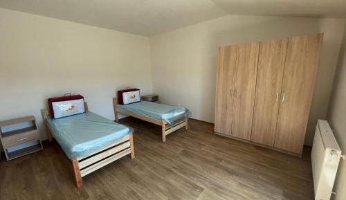 Economy Triple Room with Shared Bathroom