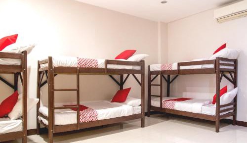 6-Bed Mixed Dormitory Room