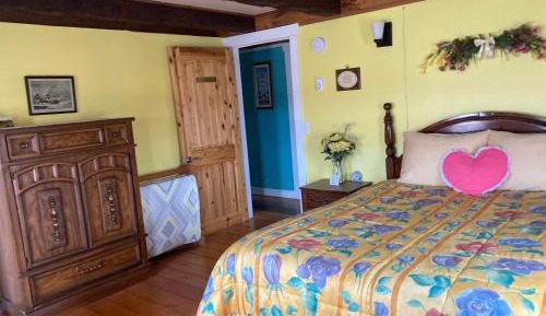 Deluxe Queen Room