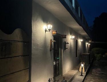 Deluxe Double Room (2 Adults + 1 Child)