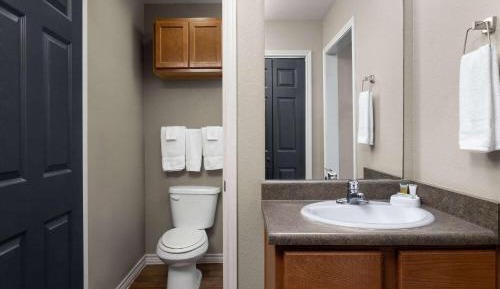 One-Bedroom Queen Suite - Non-Smoking