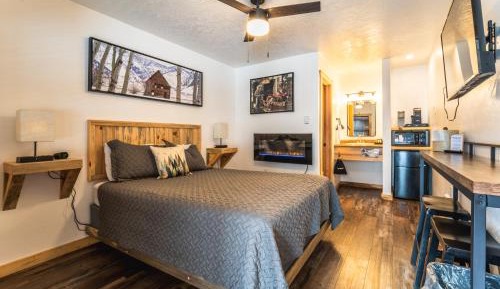 Deluxe Queen Room