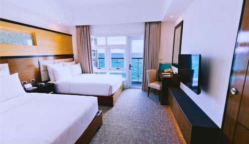 Deluxe Double Room with Balcony and Sea View