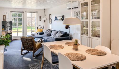 One-Bedroom Holiday Home