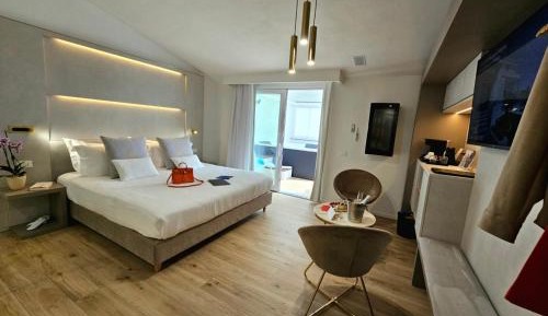 King Room with Spa Bath