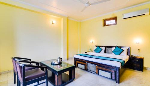Deluxe Double or Twin Room with Mountain View