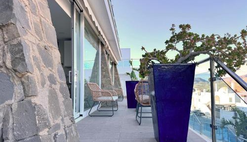 One-Bedroom Apartment with Sea View and Terrace
