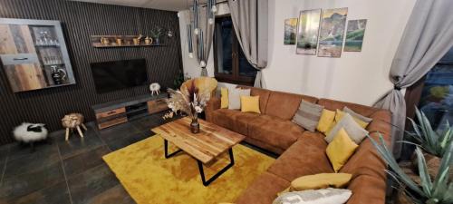 Four-Bedroom Apartment with Balcony 