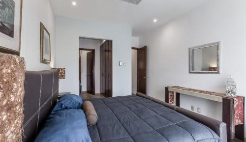 Three-Bedroom Deluxe Apartment