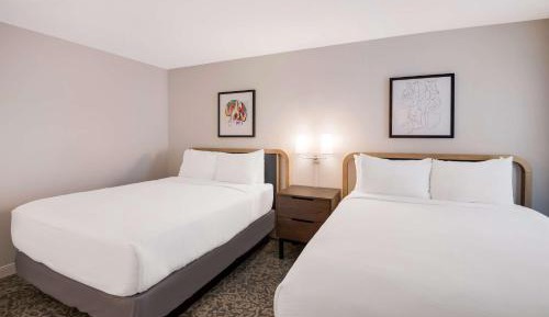 One-Bedroom Suite with Two Double Beds