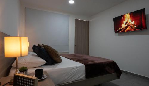 Deluxe King Suite