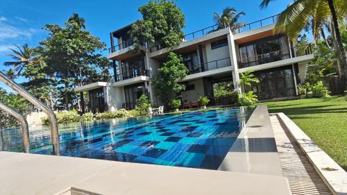 King Room with Pool View