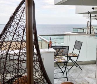 One-Bedroom Apartment with Sea View
