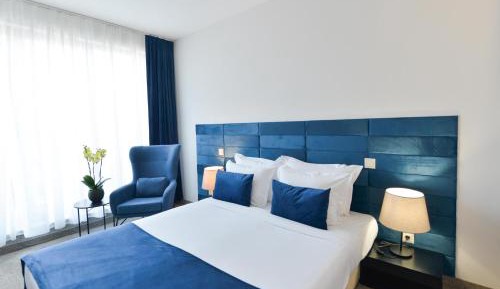Suite with King Bed and Sofa Bed - Non-Smoking