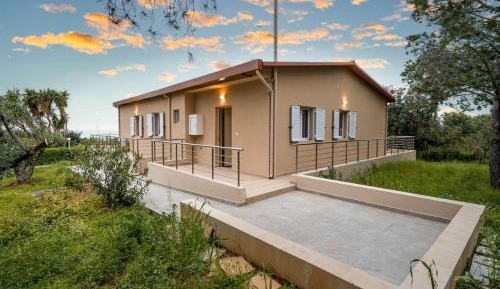 One-Bedroom Apartment with Garden View
