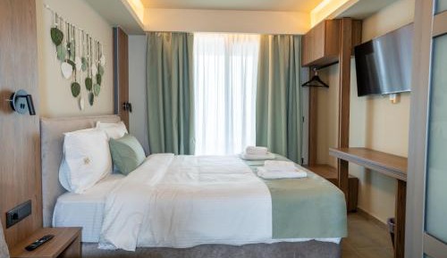 Two-Bedroom Apartment with Balcony and Sea View