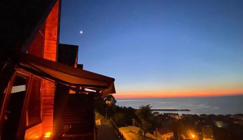 Bungalow with Sea View
