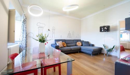 Deluxe Apartment