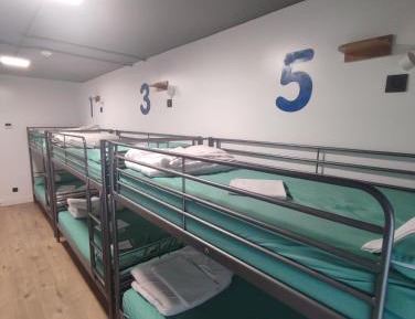 Bed in 6-Bed Dormitory Room with Private Bathroom 