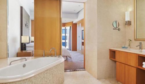 Full Seaview Suite