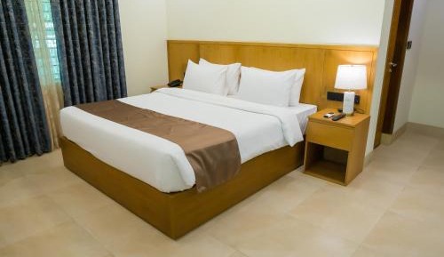 Deluxe King Room
