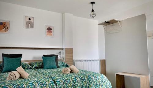 Studio Apartment with Balcony