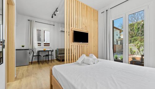 One-Bedroom Apartment with Garden