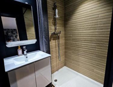 Deluxe Studio