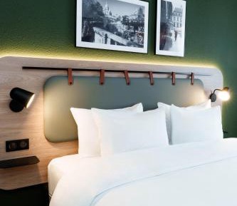 Superior Room - 1 King Bed