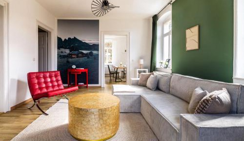 Three-Bedroom Apartment with Mountain View