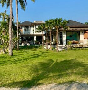 Villa - Beach Front