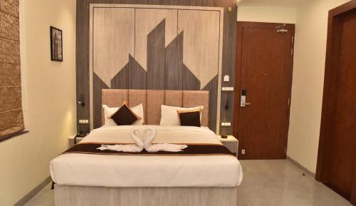 Deluxe Queen Room