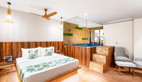 Holitel Plunge Pool Suite