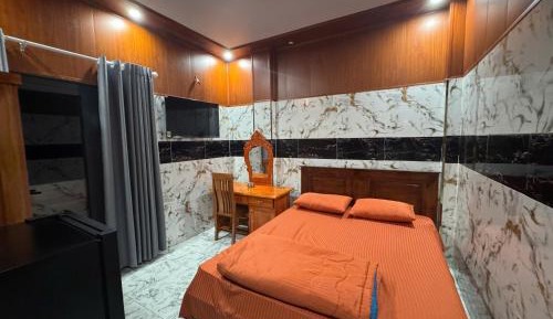 One-Bedroom Apartment with Balcony