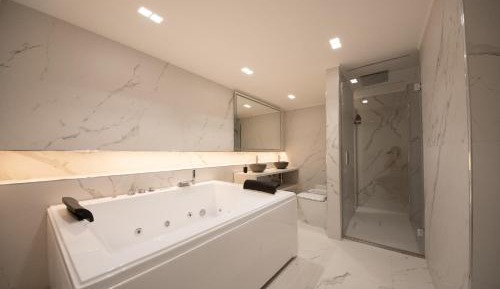 One-Bedroom Apartment with Spa Bath