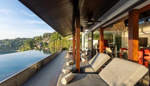 Villa with Sea View